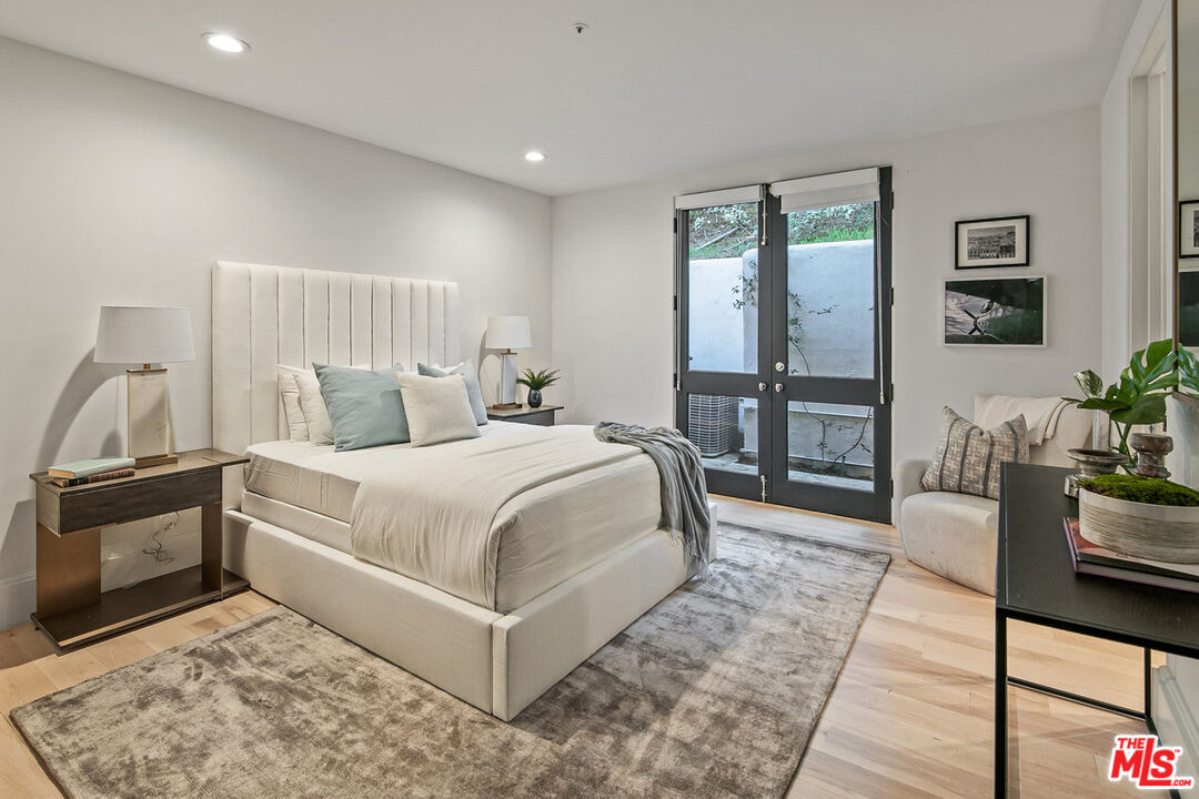 3315 Clerendon Road Beverly Hills, CA 90210 - Photo 26 of 32