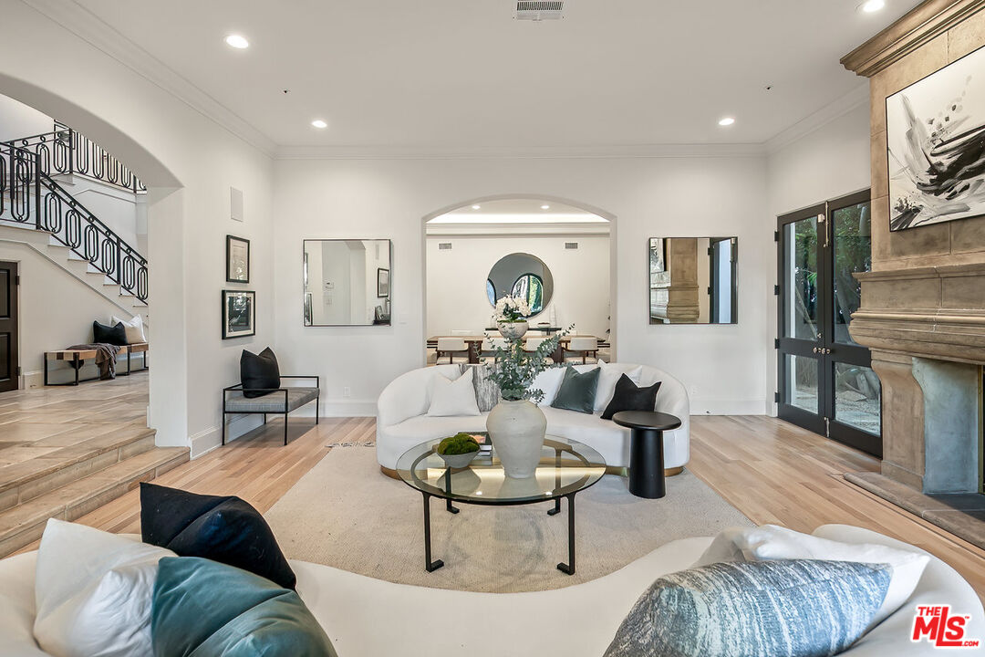 3315 Clerendon Road Beverly Hills, CA 90210 - Photo 6 of 32