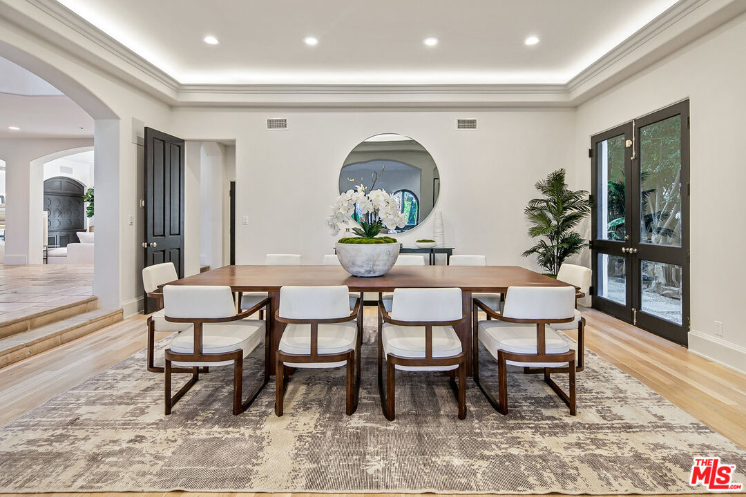 3315 Clerendon Road Beverly Hills, CA 90210 - Photo 7 of 32