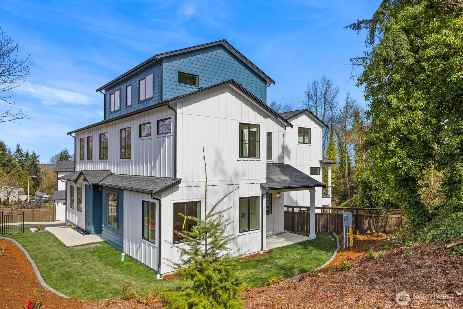 9434 Olson Place Southwest Seattle, WA 98106 - Photo 3 of 37