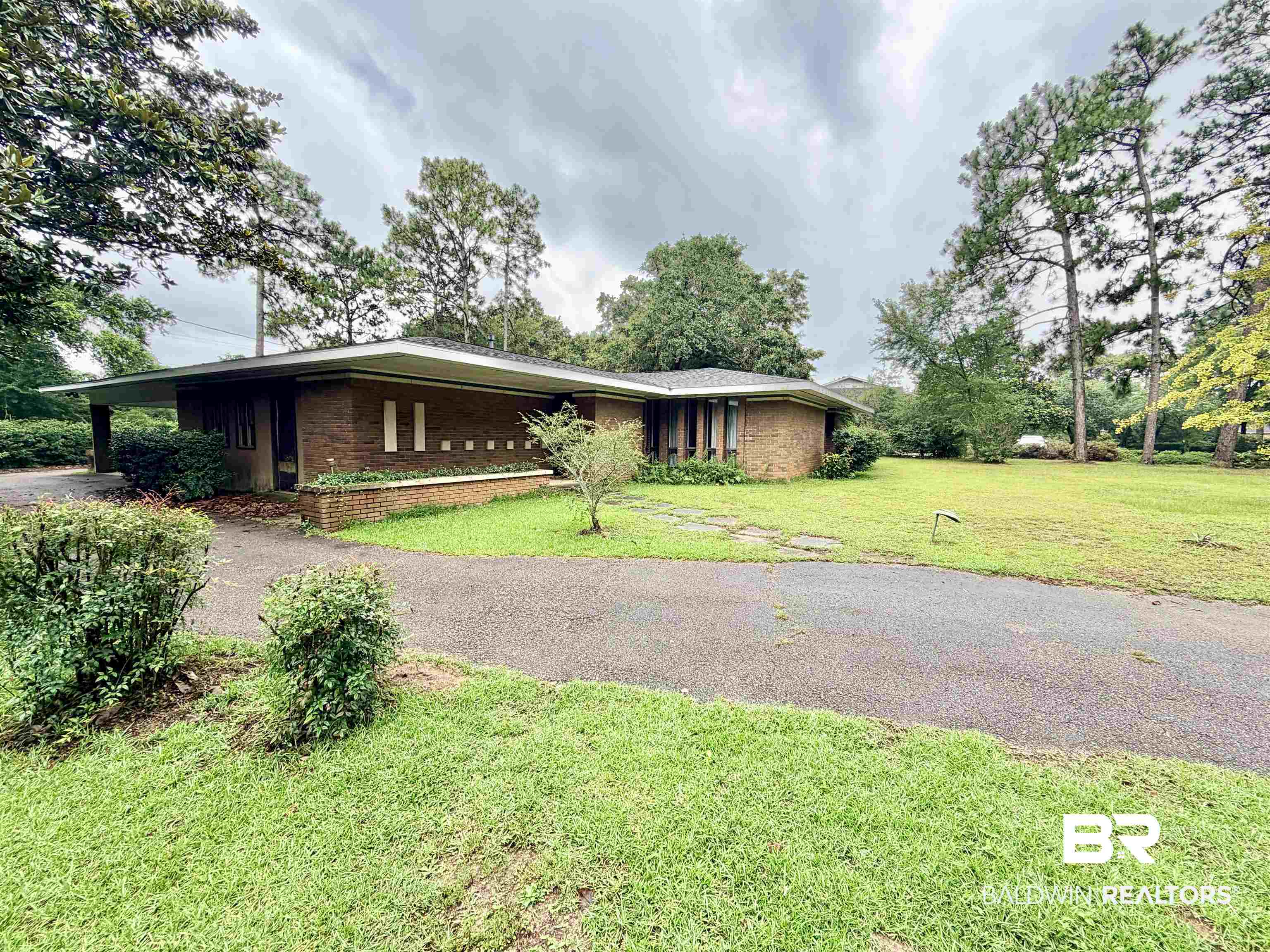 605 East Cumberland Road Mobile, AL 36608 - Photo 13 of 87