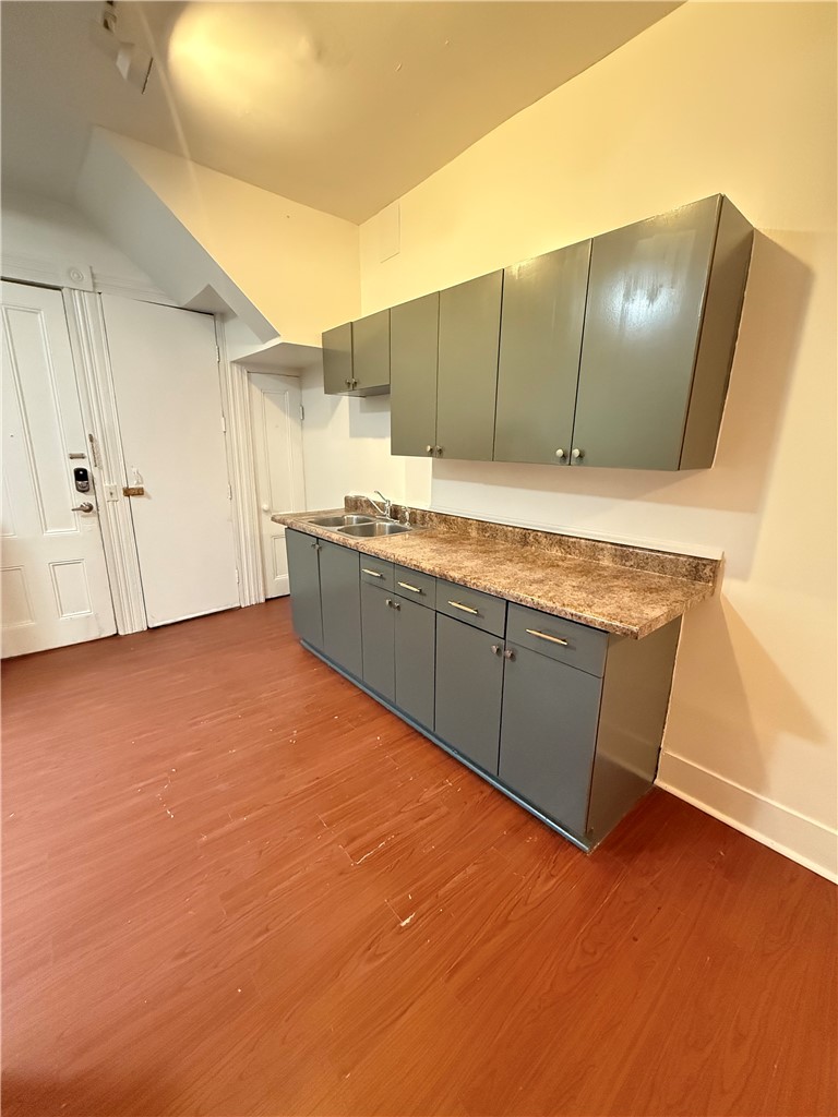 188-190 Charlotte Street, Unit 188 Rochester, NY 14607 - Photo 16 of 46 188 Down Kitchen
