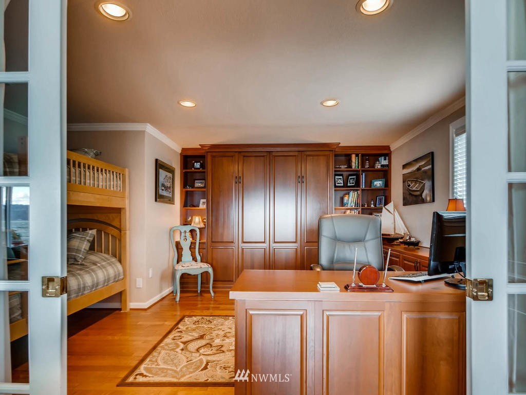 4905 Marshall Road Clinton, WA 98236 - Photo 13 of 25 Gallery Image 13