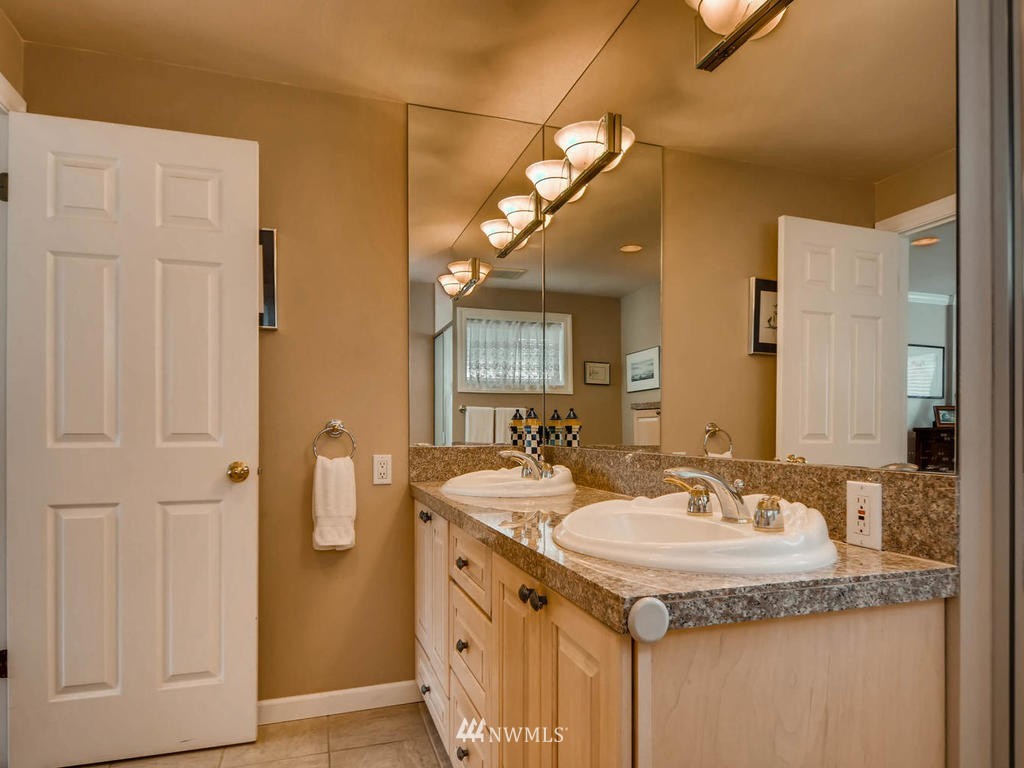 4905 Marshall Road Clinton, WA 98236 - Photo 18 of 25 Gallery Image 18