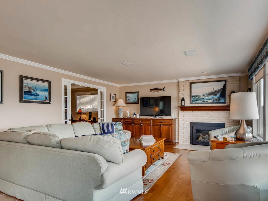 4905 Marshall Road Clinton, WA 98236 - Photo 6 of 25 Gallery Image 6