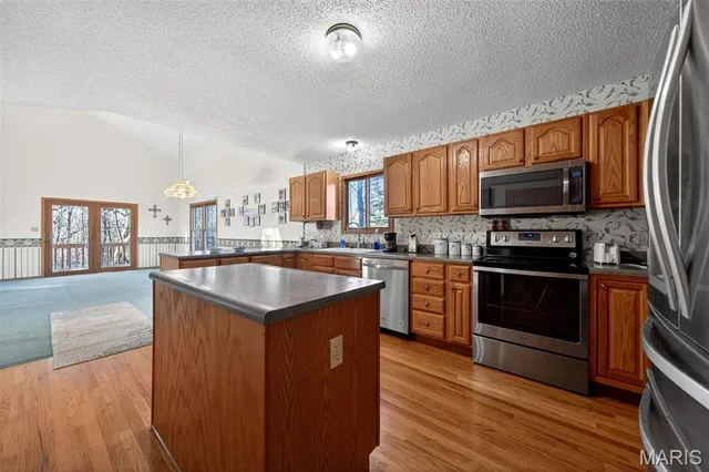 $355,000 | 9420 Easy Street, Hillsboro, MO 63050