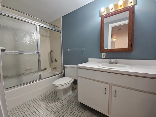 $1,900 | 364 Bellevue Avenue, Unit W201S, Newport, RI 02840