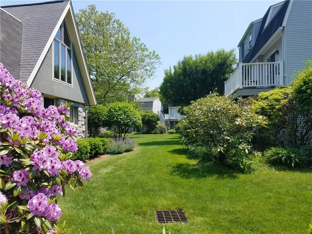 $1,900 | 364 Bellevue Avenue, Unit W201S, Newport, RI 02840