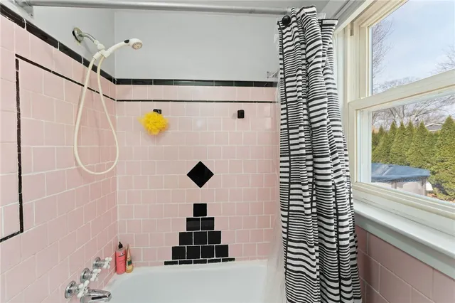 $339,900 | 75 Northup Street, Warwick, RI 02889