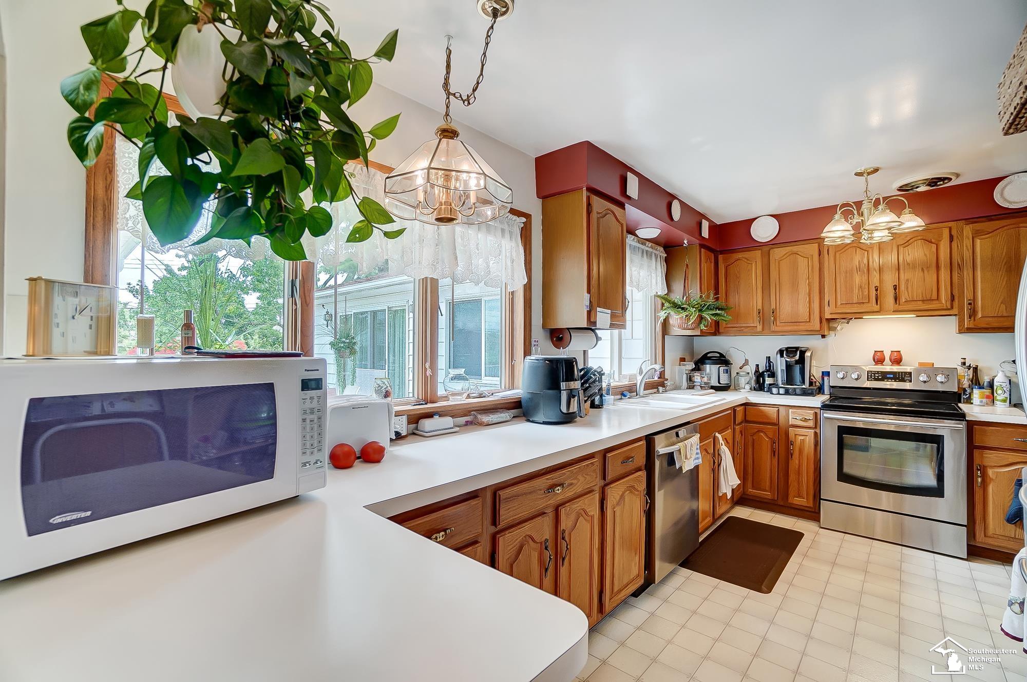 348 Ruff Drive Monroe, MI 48162 - Photo 18 of 46 Gallery Image 18