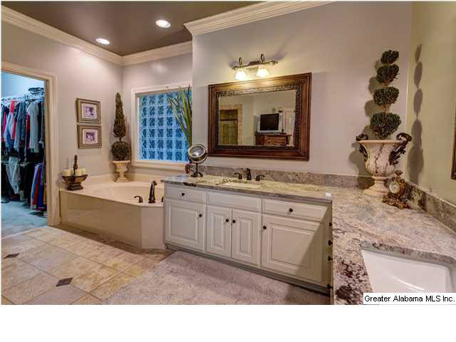 7943 Wynwood Road Trussville, AL 35173 - Photo 17 of 32