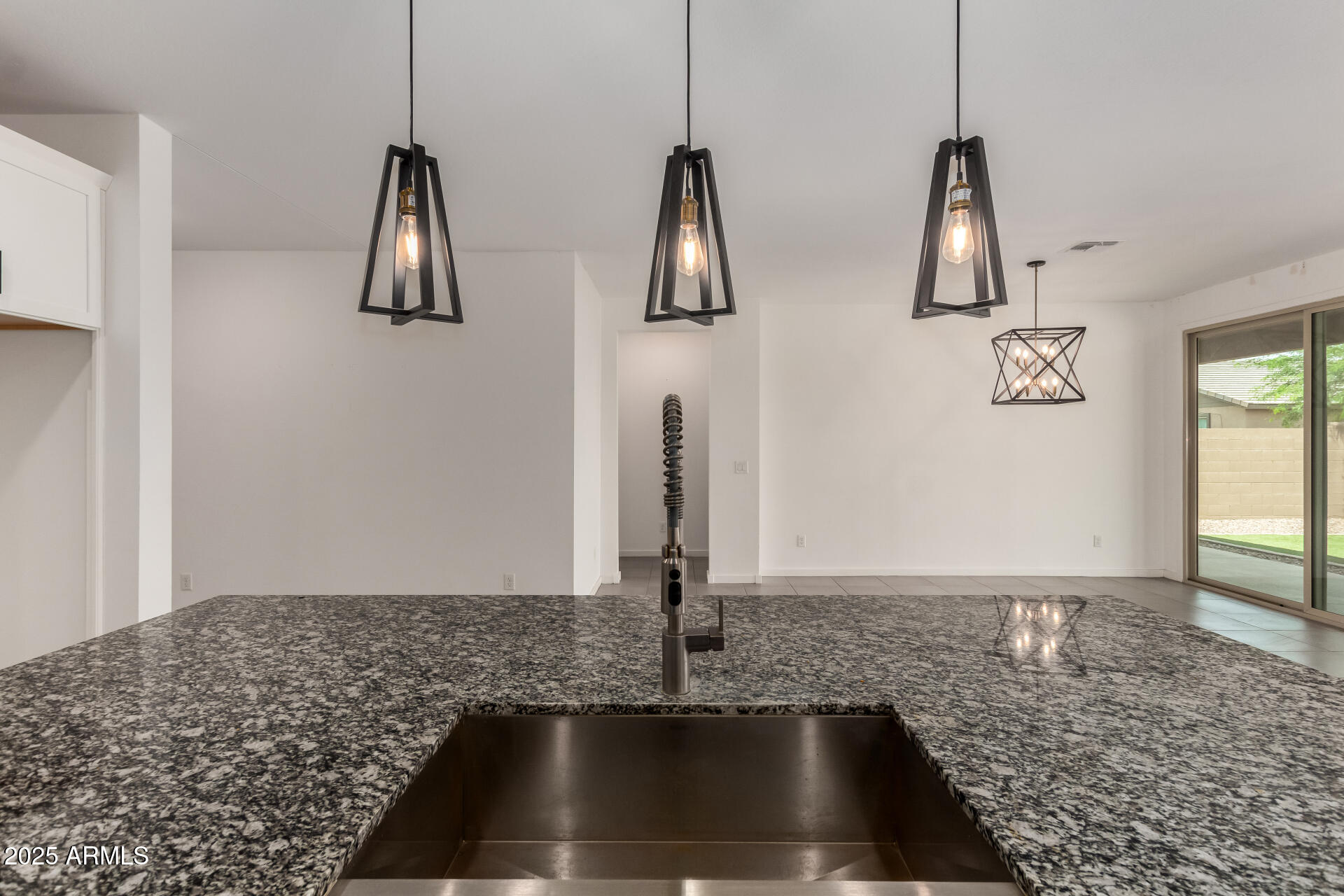 22568 East Rosa Road Queen Creek, AZ 85142 - Photo 10 of 42 Kitchen