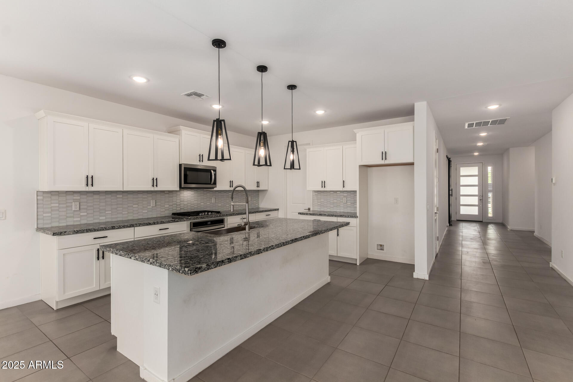 22568 East Rosa Road Queen Creek, AZ 85142 - Photo 6 of 42 Kitchen