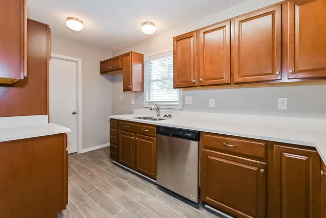 $1,690 | 1695 Myrna Lane, Memphis, TN 38117