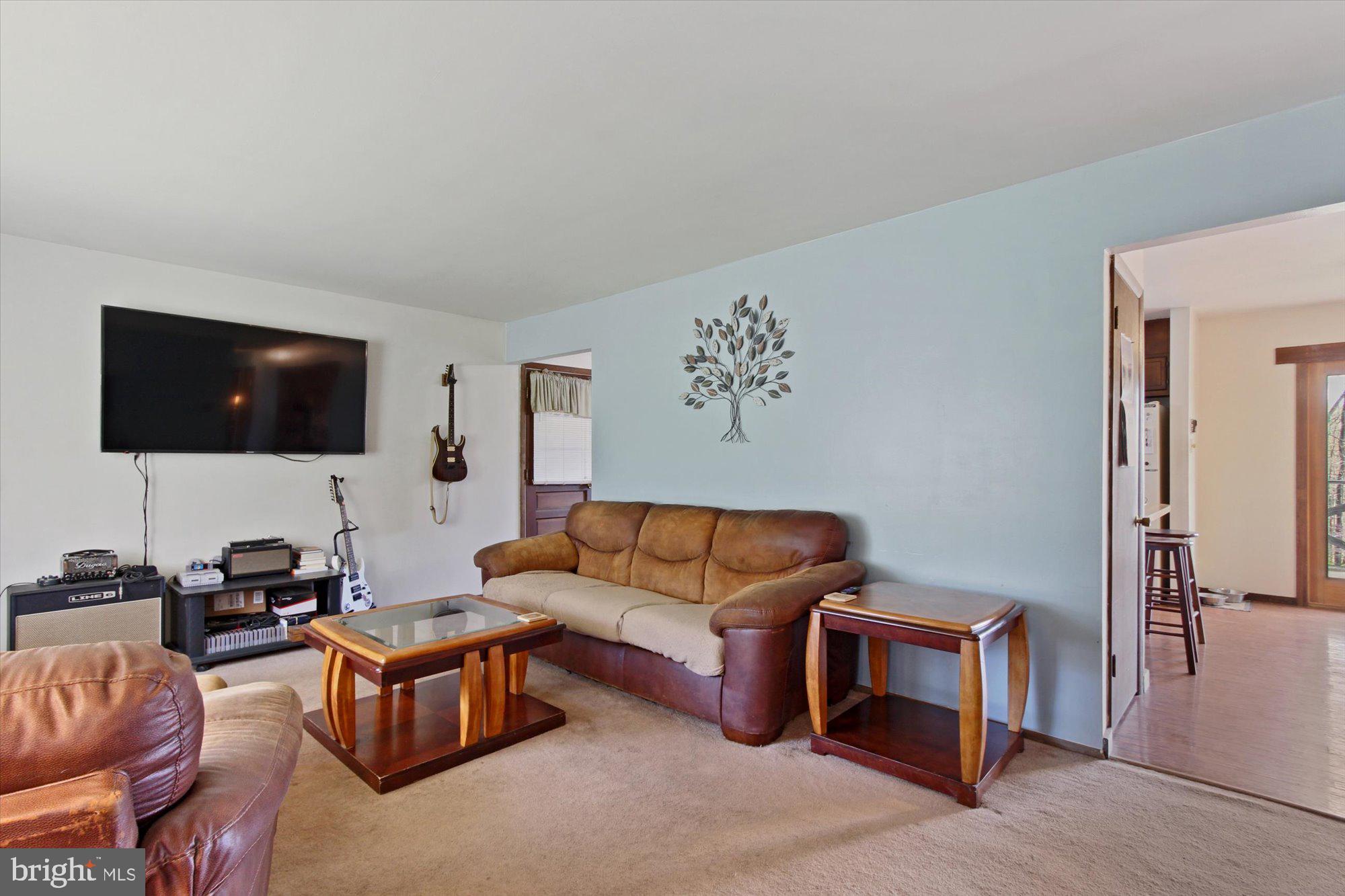 90 Village Road Etters, PA 17319 - Photo 3 of 36 Gallery Image 3