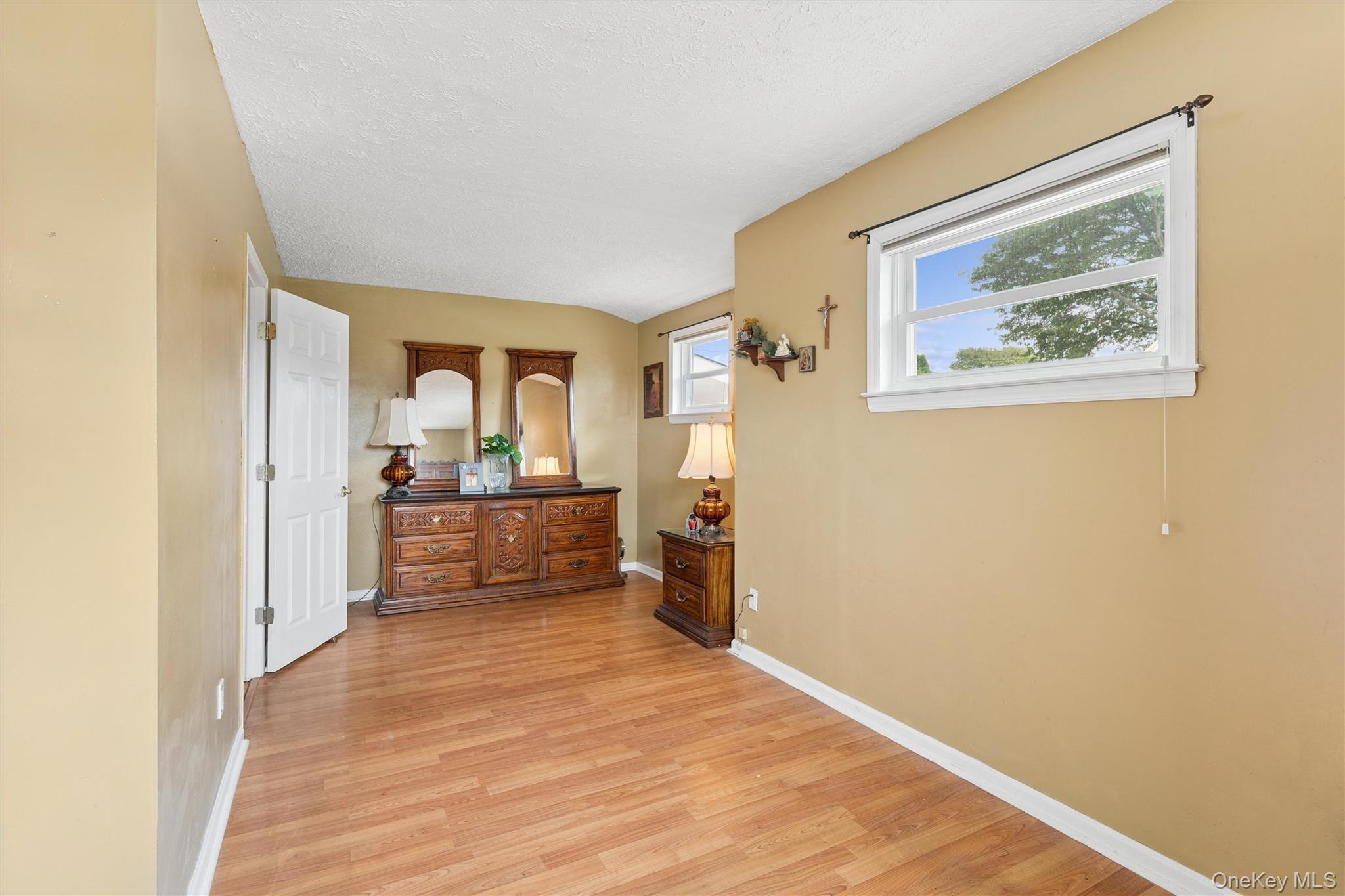 114 Miller Road Hicksville, NY 11801 - Photo 20 of 40