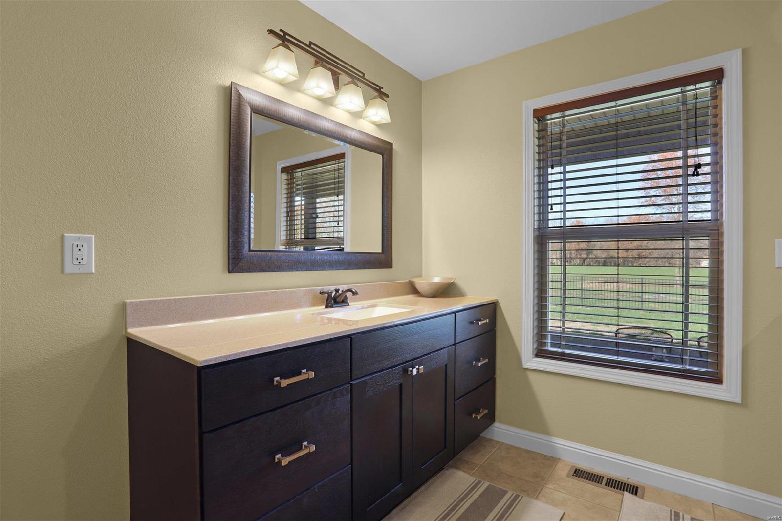 8791 Schmalz Road St. Jacob, IL 62281 - Photo 26 of 54 Gallery Image 26