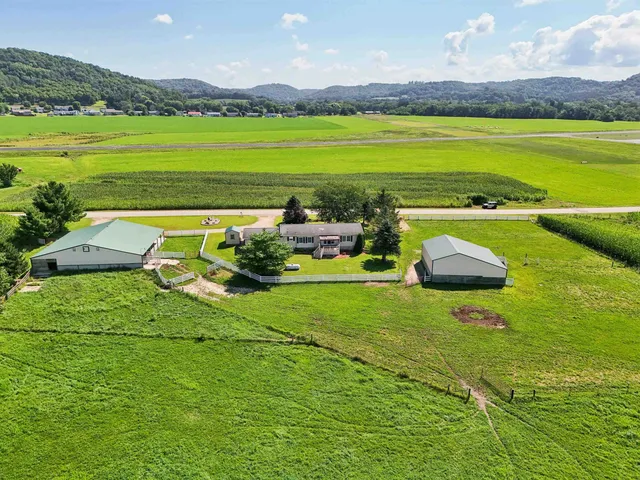 $545,000 | 28632 County Hwy BA, Richland Center, WI 53581