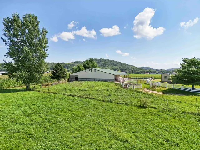 $545,000 | 28632 County Hwy BA, Richland Center, WI 53581