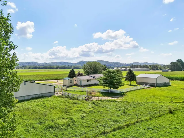 $545,000 | 28632 County Hwy BA, Richland Center, WI 53581