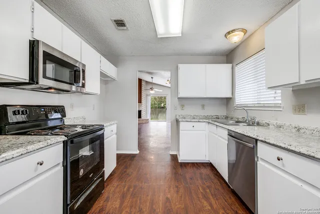 $1,550 | 7255 Webbwood Way, San Antonio, TX 78250
