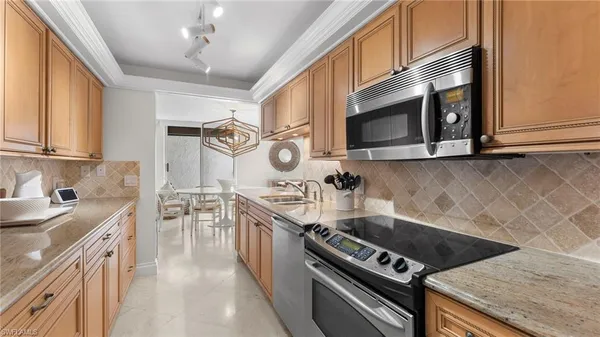 $17,000 | 4005 Gulf Shore Boulevard North, Unit 700, Naples, FL 34103