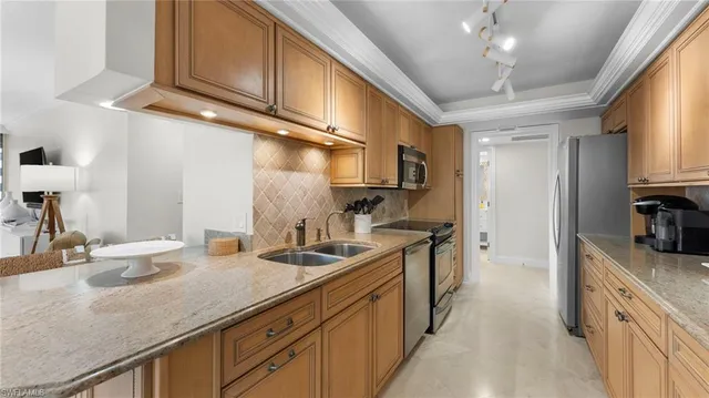 $17,000 | 4005 Gulf Shore Boulevard North, Unit 700, Naples, FL 34103