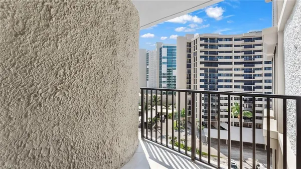 $17,000 | 4005 Gulf Shore Boulevard North, Unit 700, Naples, FL 34103