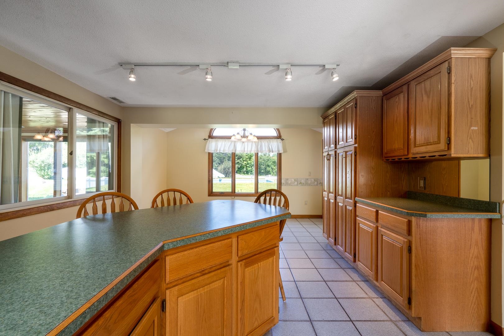 119 Addison Road Goffstown, NH 03045 - Photo 6 of 38