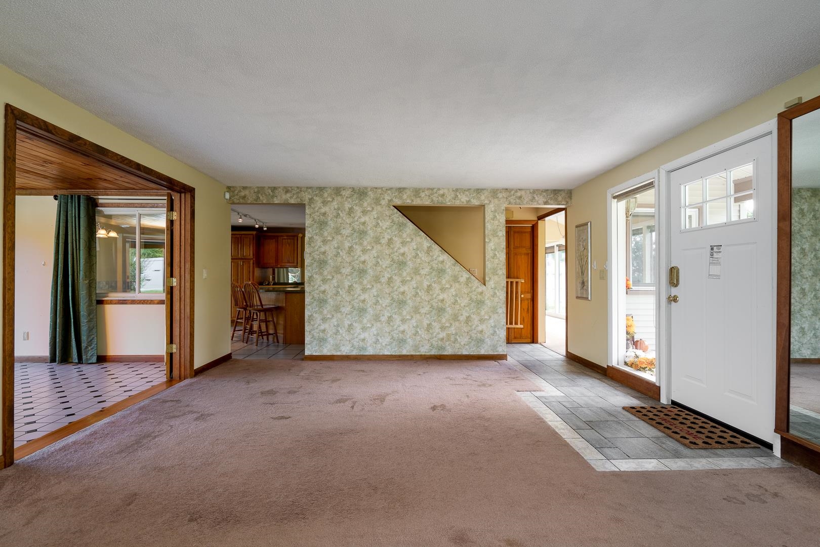 119 Addison Road Goffstown, NH 03045 - Photo 8 of 38