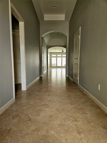 a view of empty room with window