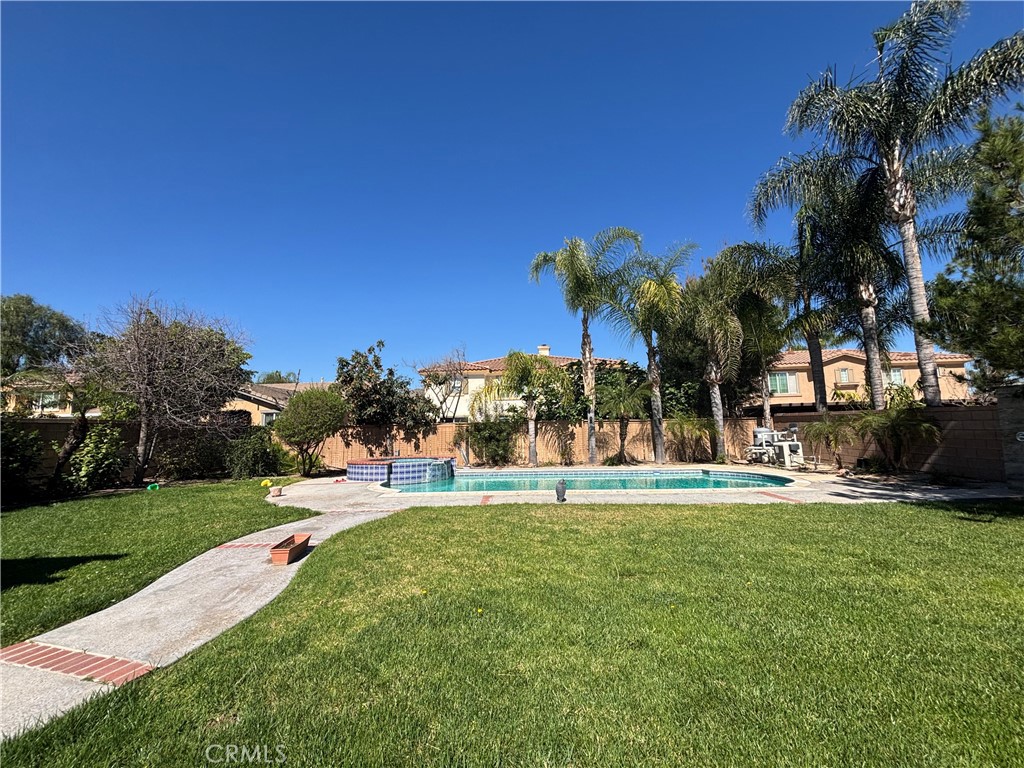 11571 Trailrun Court Riverside, CA 92505 - Photo 16 of 18 a view of a park with palm trees