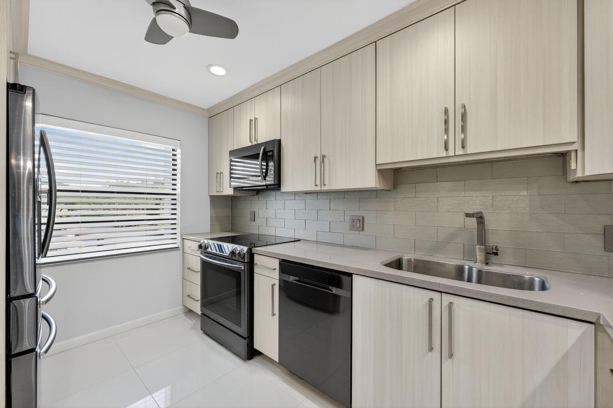 8450 Casa Del Lago, Unit J Boca Raton, FL 33433 - Photo 6 of 55 9-web-or-mls-DSC09338
