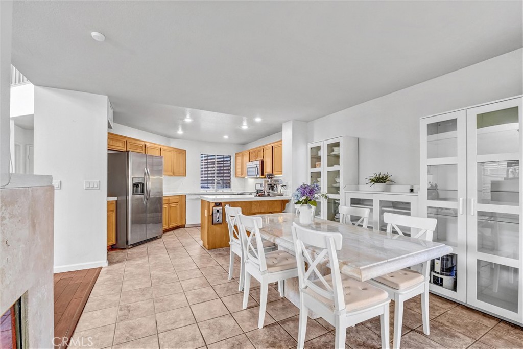 1744 Empty Saddle Road Simi Valley, CA 93063 - Photo 12 of 32