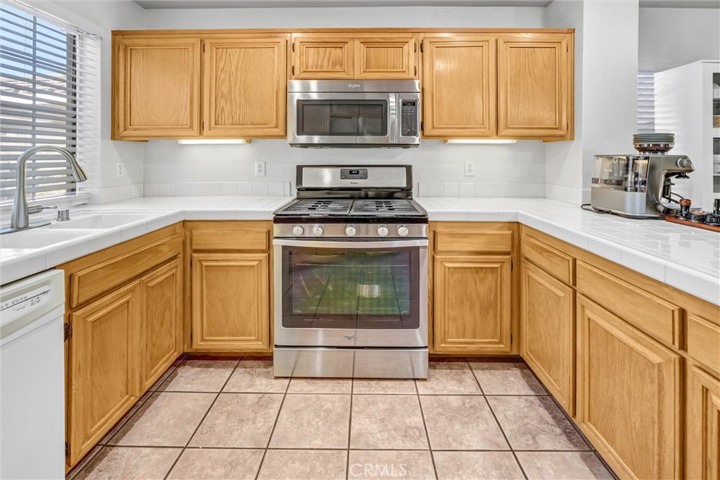 1744 Empty Saddle Road Simi Valley, CA 93063 - Photo 16 of 32