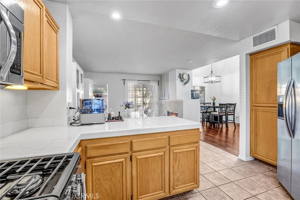 1744 Empty Saddle Road Simi Valley, CA 93063 - Photo 18 of 32