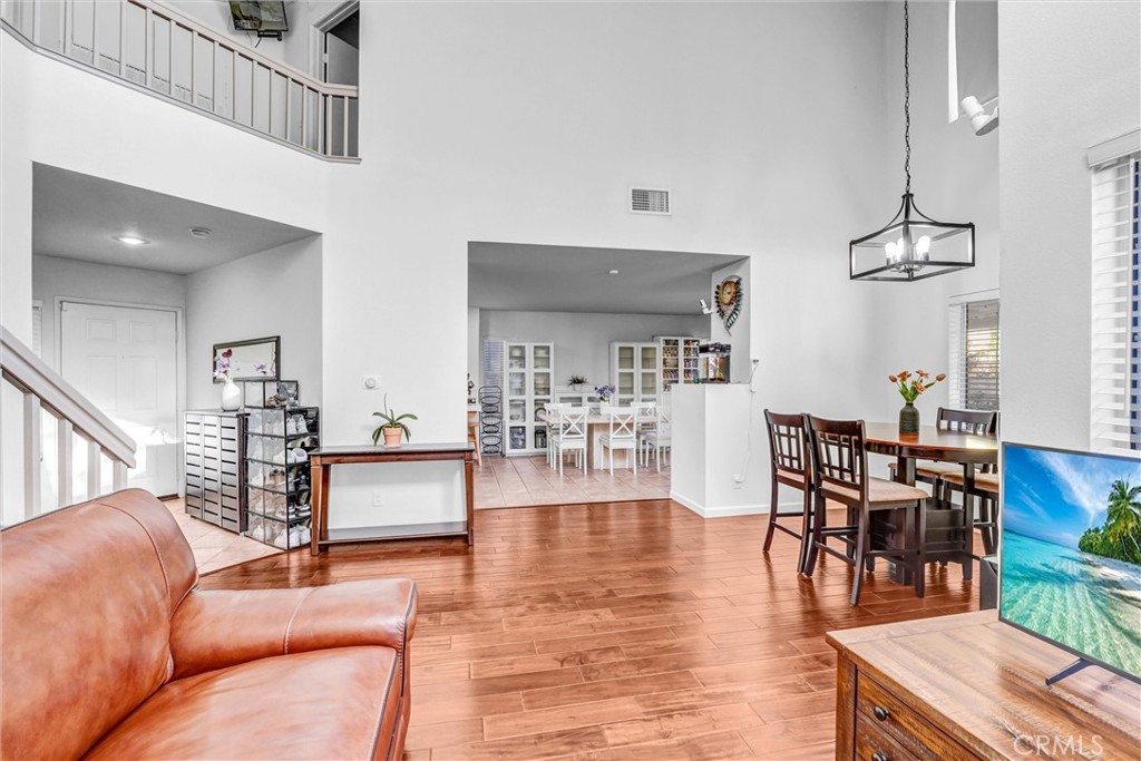 1744 Empty Saddle Road Simi Valley, CA 93063 - Photo 8 of 32