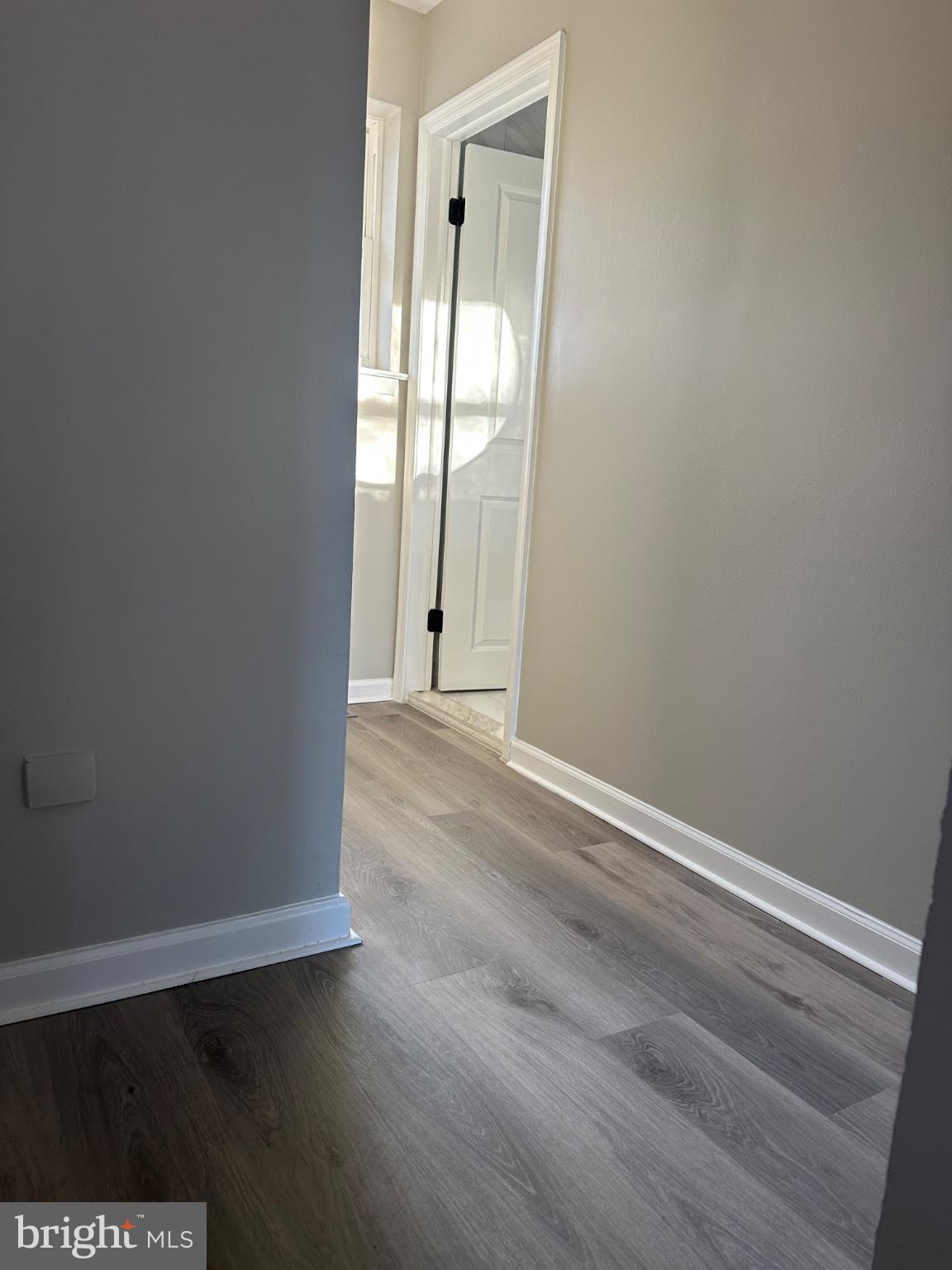 14 Buttonwood Road Voorhees, NJ 08043 - Photo 14 of 35 Bright and inviting hallway entrance.