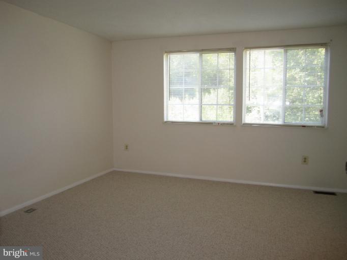 6226 Hillside Road Springfield, VA 22152 - Photo 19 of 30 an empty room with a window