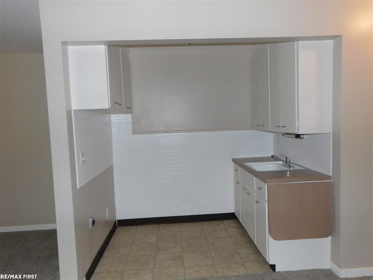 23371 Kelly Road, Unit 3 Eastpointe, MI 48021 - Photo 5 of 16