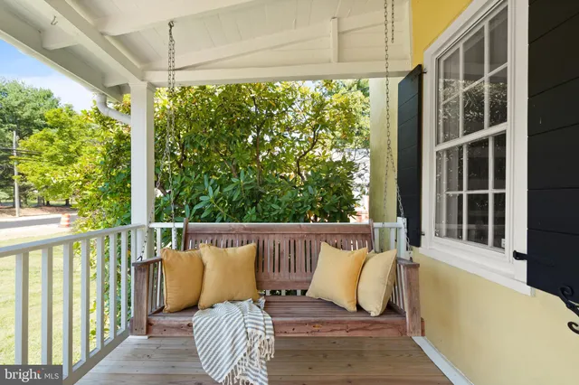 $2,995 | 150 South Maple Avenue, Purcellville, VA 20132