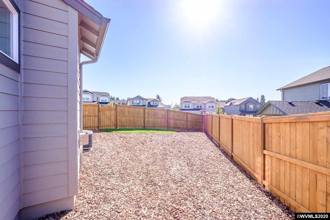 2708 Northwest Amble Side Street Albany, OR 97321 - Photo 6 of 34