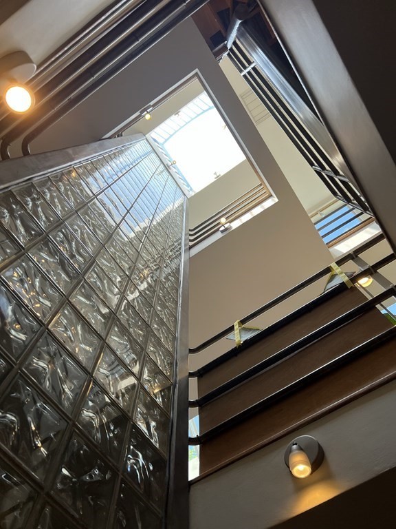 33 Lawrence Street, Unit 2 Boston, MA 02116 - Photo 24 of 38