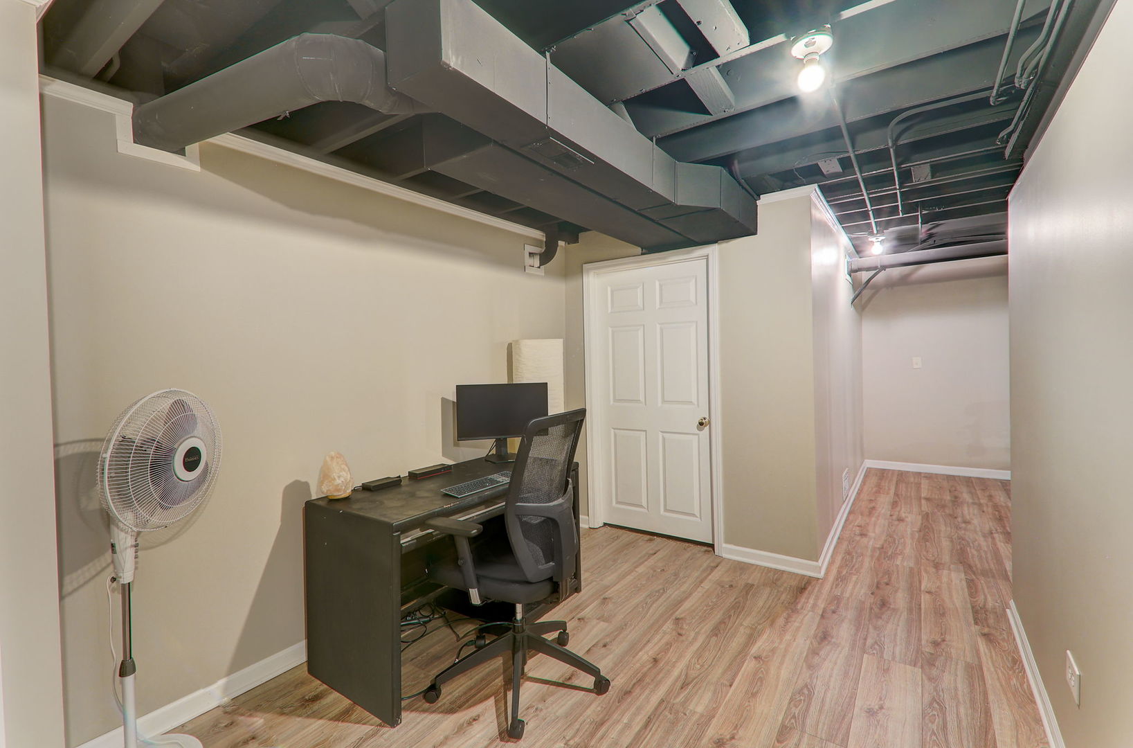 980 Oak Ridge Boulevard Elgin, IL 60120 - Photo 39 of 42 a view of room with wooden floor