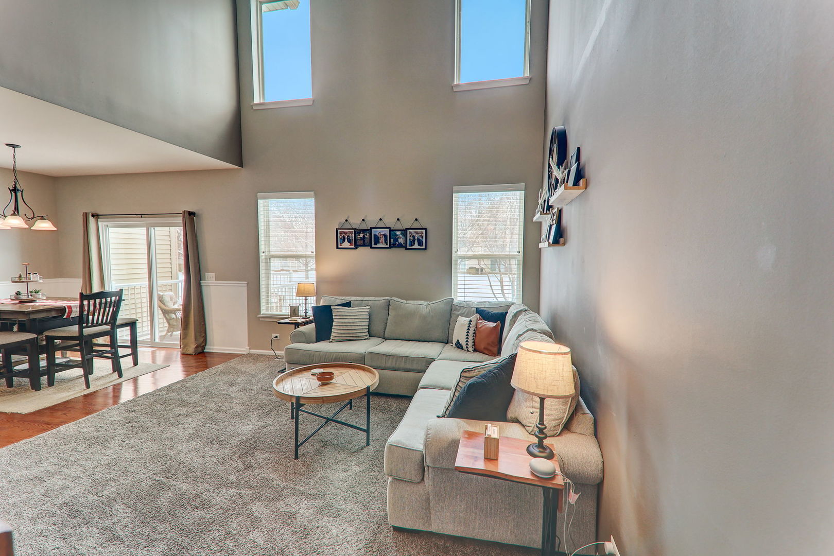 980 Oak Ridge Boulevard Elgin, IL 60120 - Photo 6 of 42 a living room with furniture and a table