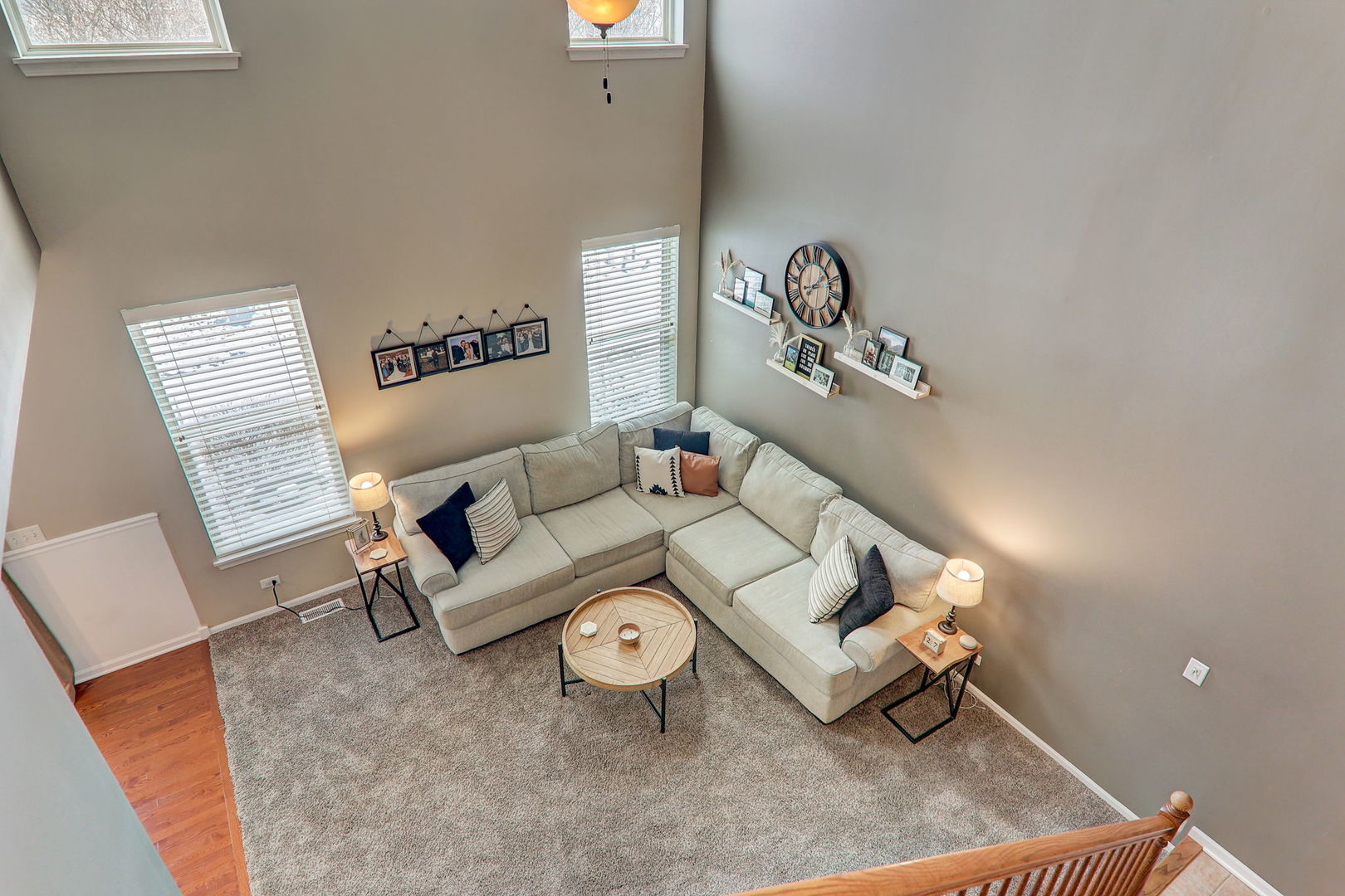 980 Oak Ridge Boulevard Elgin, IL 60120 - Photo 7 of 42 a living room with furniture and a window