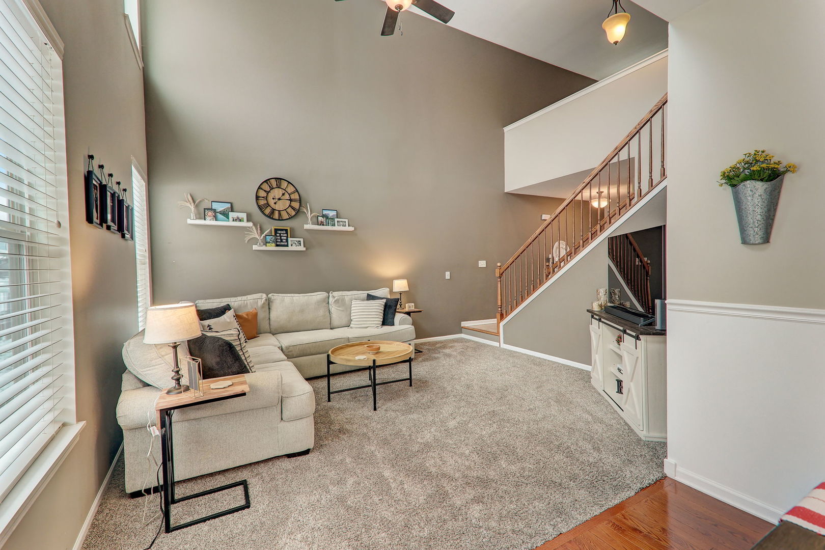 980 Oak Ridge Boulevard Elgin, IL 60120 - Photo 8 of 42 a living room with furniture and stairs