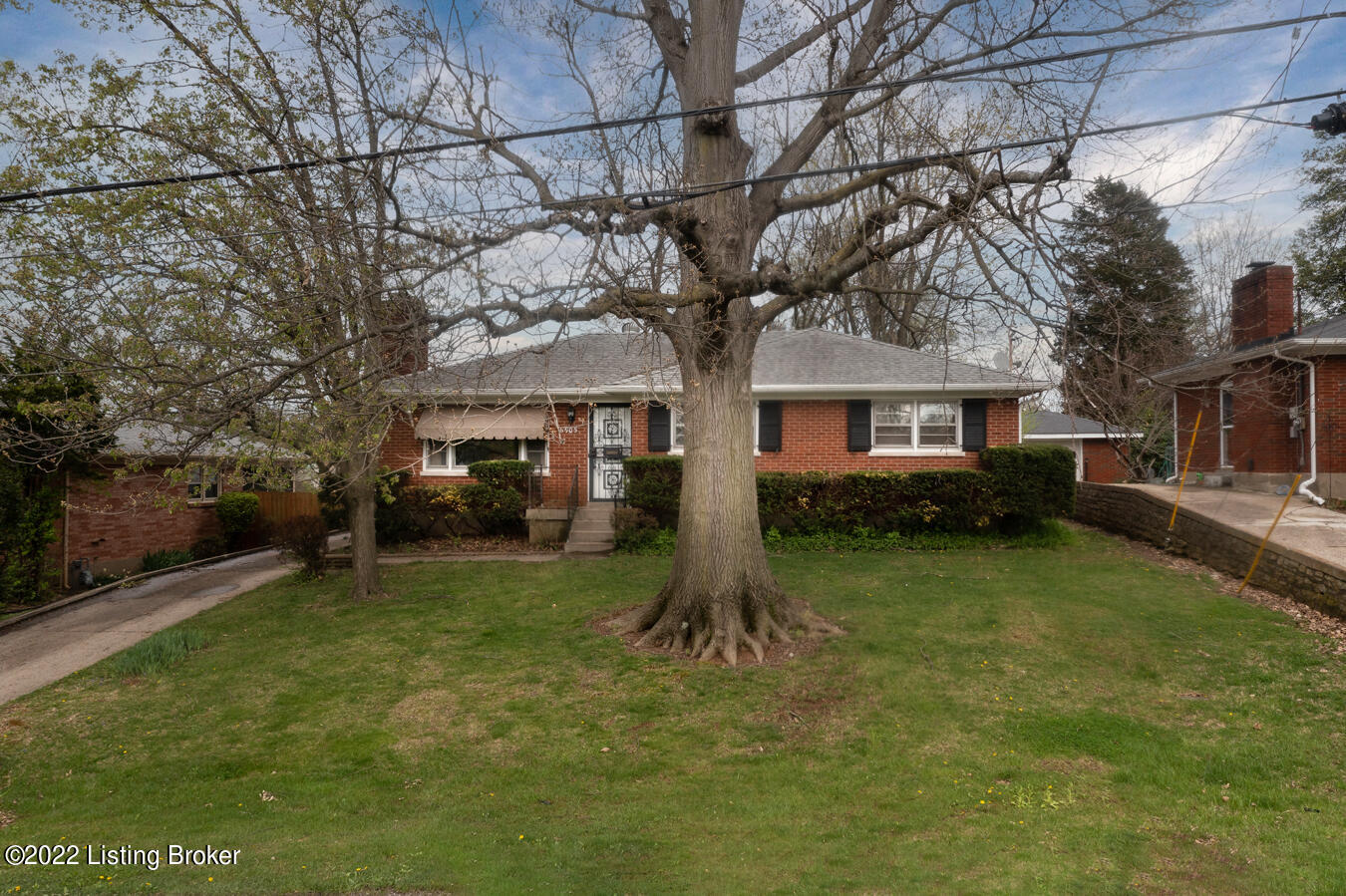 6905 Fernhaven Road Louisville, KY 40228 - Photo 5 of 56 5