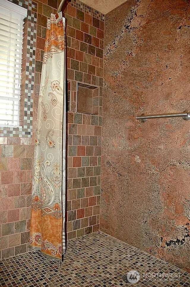 11858 Southeast 236th Street Kent, WA 98031 - Photo 24 of 40