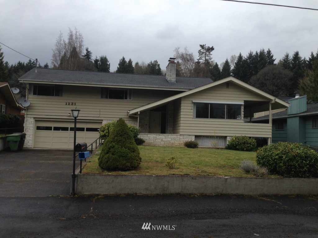1231 Spruce Street Longview, WA 98632 - Photo 1 of 1 Gallery Image 1